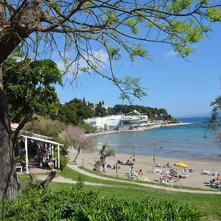 Gold بيت ضيافة سبليت