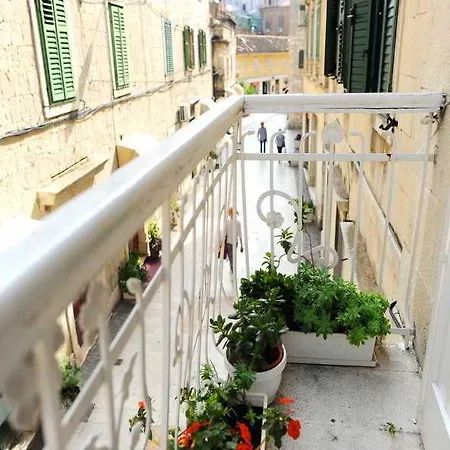 Gold بيت ضيافة