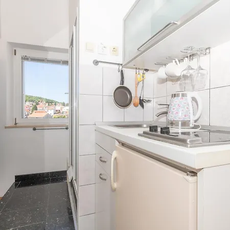 Gold Gostinjska kuća 3*